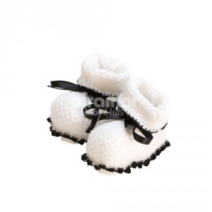 Sapatinho de Linha para Bebê Doce Suspiro Branco / Preto - Tamanho Único
