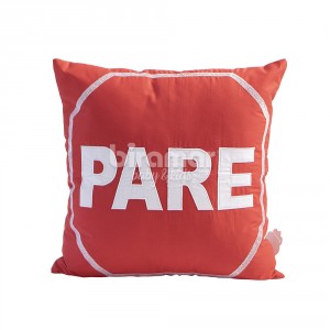 Almofada para Bebê Bordada Percal Pare Branco / Vermelho