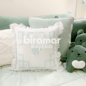 Almofada Quadrada com Babado Benício Monograma Verde Mint Personalizado