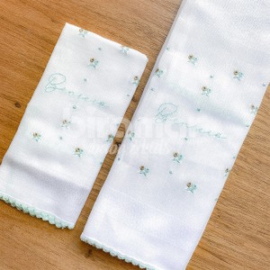 Fralda de Ombro Cremer para Bebê com Fralda Boca Benício Personalizada Floral Verde