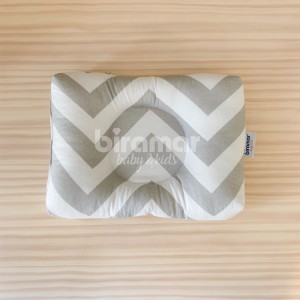 Travesseiro Anatômico para Bebê Chevron Cinza