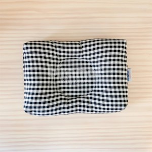 Travesseiro Anatômico para Bebê Xadrez Preto