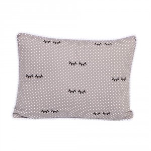 Almofada Retangular Pompom Bordada 36 x 28 Mini Cílios