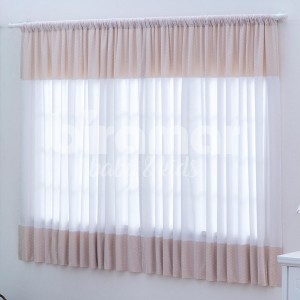 Cortina para Quarto de Bebê Percal Barrado Estampado Lollipop Percal Bege com Renda