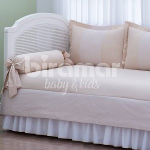 Kit Cama Babá 7 peças com Saia Lollipop II Percal Baunilha com Renda