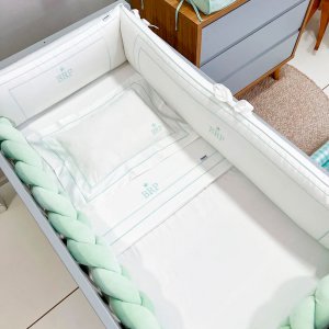 Protetor de Berço 3 peças Percal 200 Fios com Trança Plush Benício Personalizado Verde Mint