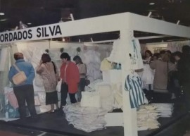 Ainda como Bordados Silva, fabricavam e vendiam seus produtos em feiras varejistas itinerantes.