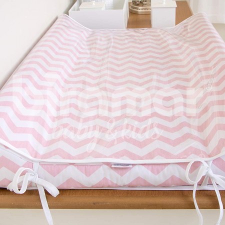 Trocador Anatômico para Bebê Estampado Soho Chevron Rosa