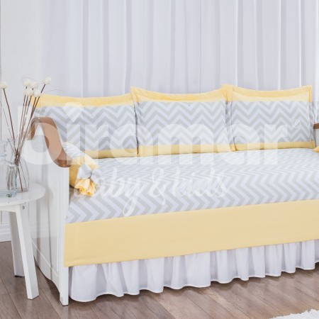 Kit Cama Babá 7 peças com Saia Lollipop Percal Chevron Amarelo