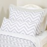 Kit Cama Solteiro 3 Peças Chevron Cinza (Colchão 1,88 x 0,88)