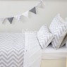 Kit Cama Solteiro 3 Peças Chevron Cinza (Colchão 1,88 x 0,88)