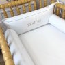 Kit de Berço Rolinho 4 Peças com Cabeceira Personalizada Piquet Branco / Bege