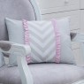 Kit Cama Babá 9 Peças com Saia Brooklyn Chevron Cinza/Rosa